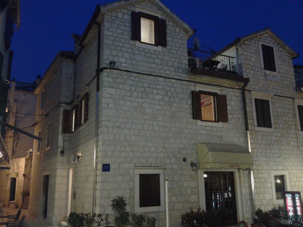 House Ivancic-Free Parking Trogir Eksteriør billede
