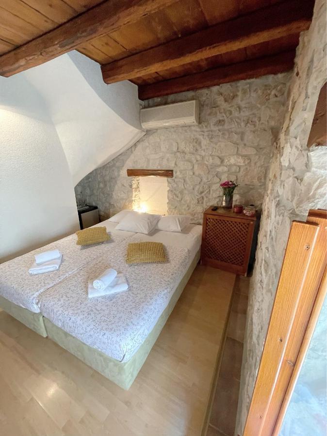 House Ivancic-Free Parking Trogir Eksteriør billede