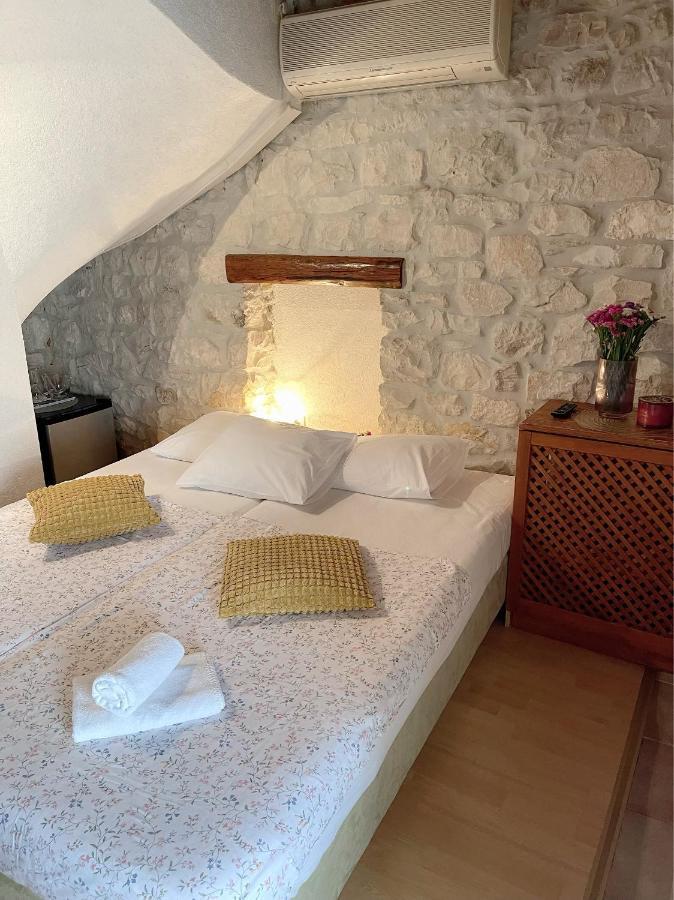 House Ivancic-Free Parking Trogir Eksteriør billede