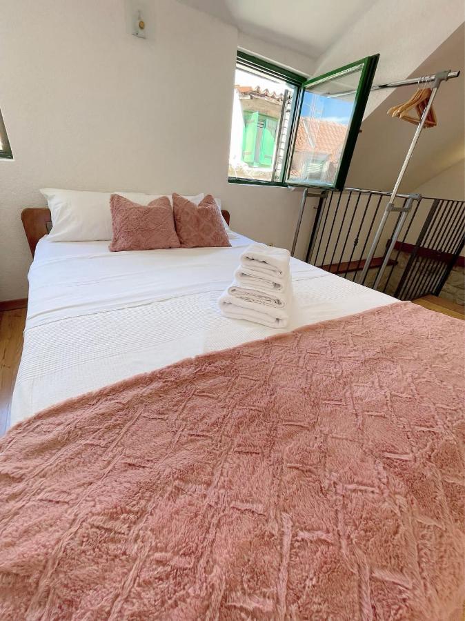 House Ivancic-Free Parking Trogir Eksteriør billede